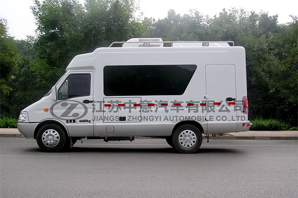 中意SZY5045XYLN体检医疗车