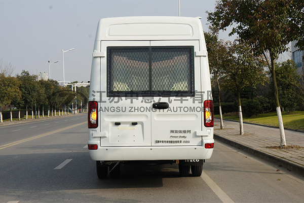 中意SZY5056XYBN运兵车