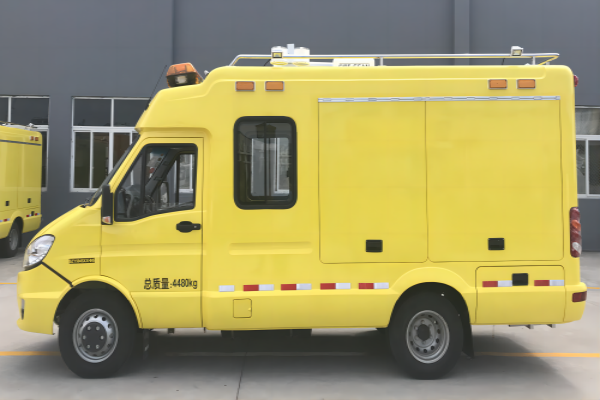 依维柯方舱抢险车