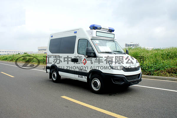 依维柯救护车